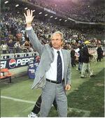 Sven Goran Eriksson saluta il pubblico