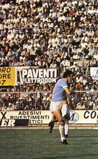 Lo stadio gremito