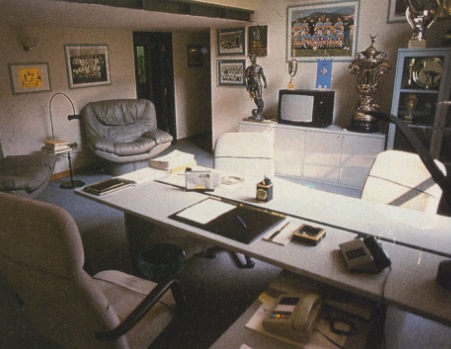 File:Ufficio Margutta.jpg