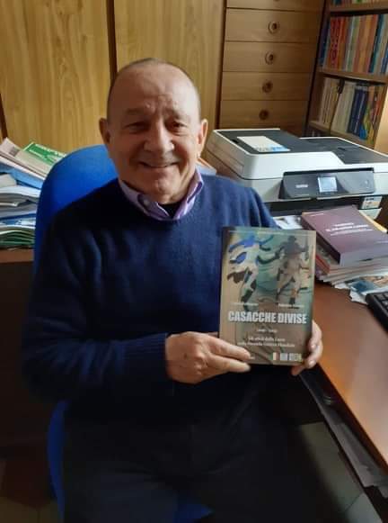 File:Casacche divise lettori7.jpg