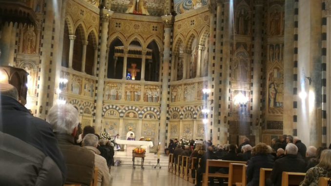 File:Renna funerale.jpg