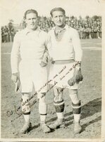 Nicolini a sinistra, insieme al portiere dell'Alba Zancanaro. Nella dedica si può riscontare che il cognome del giocatore è con una sola "c".