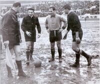 La partita in programma per il 3 febbraio 1963 viene sospesa per la pioggia