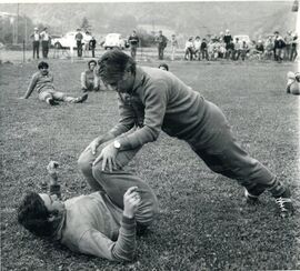 Maestrelli allena Chinaglia (foto del 7 agosto 1973)
