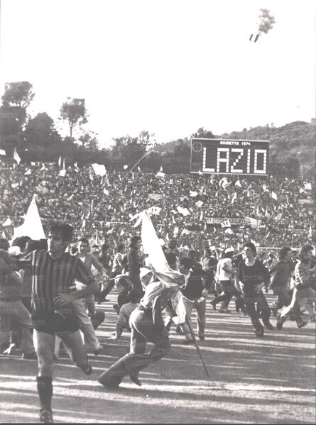 File:12maggio1974Tifosi1.jpg
