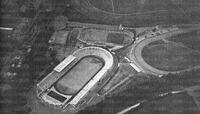 In primo piano lo Stadio in una veduta aerea, sopra la Rondinella e a destra l'ippodromo di Villa Glori. La foto è tratta dall'archivio dell'Istituto Luce e risale al 1929.
