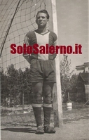 Con la maglia del Catanzaro (da http://www.solosalerno.it)