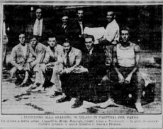 Arturo Balestrieri inviato della Gazzetta dello Sport con gli azzurri del nuoto agli Europei di Parigi dell'agosto 1931