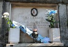 La tomba di Fantoni al cimitero del Verano a Roma