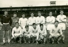 Aizpuru, penultimo in piedi a destra, in un pre-partita del Torneo di Ginevra