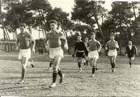 L'ingresso in campo delle squadre; Si riconoscono Simonetti, Coletta e Malfetta