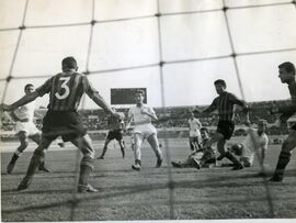 Governato cerca di scardinare la difesa avversaria