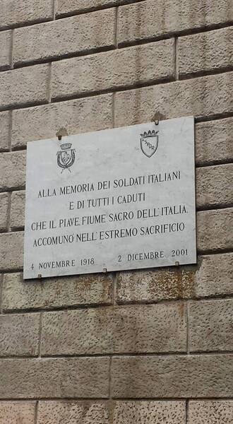 File:Via piave targa.jpg