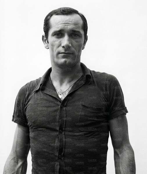 File:AdorniPietroX.jpg