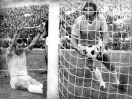 Franzoni e Chinaglia esultano dopo il pareggio