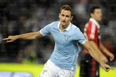 Klose dopo il gol al Milan del 20/10/2012