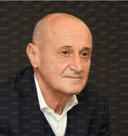 In una immagine recente