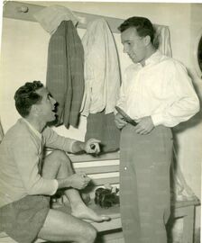 Aldo Puccinelli e Renzo Burini negli spogliatoi