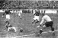 Fantoni III a terra dopo un colpo di testa. La partita è Lazio-Milan del 21 gennaio 1934 finita 4-1 in cui Fantoni III segnò tre reti.