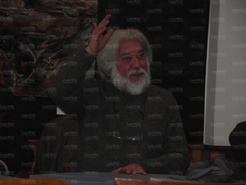 Ancora un primo piano del professor Gentili