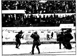 Un momento degli incidenti sugli spalti