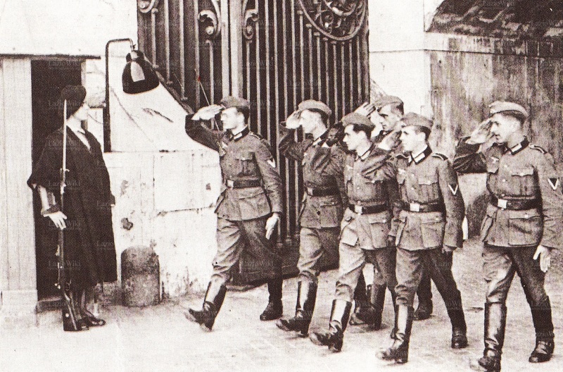 File:Vaticano guerra.jpg