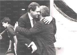 Chinaglia abbraccia Gigi Simoni