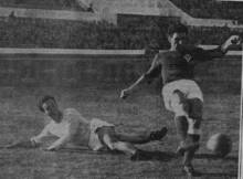 Fuin a terra durante Fiorentina-Lazio del 1953/54