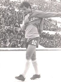 D'Amico esce dal campo dopo sostituzione (stagione 1976/77 - partita da individuare tra (Lazio-Roma - Lazio-Fiorentina - Lazio-Napoli)