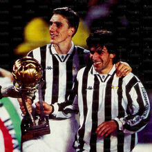 Vince la Coppa Intercontinentale alla Juventus