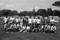 Una formazione della Viterbese con Roberto Vuerich capitano