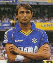 Con la maglia del Verona