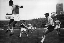 Un imperioso stacco di testa: Juventus-Lazio 3-1 del 10 novembre 1957