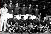 Fernando Fantoni (primo da sinistra dopo l'allenatore) con la maglia del Deportivo Italia; Nella foto anche il fratello Benito (quarto sempre da sinistra)