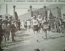 Pericle Pagliani, con il numero 146, in una gara del 1920. E' possibile vedere l'entrata allo Stadio di Roma