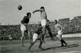 Lombardini, a destra, in una fase di gioco