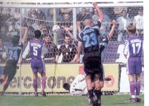 16apr00c.jpg