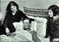 Dopo l'infortunio subito in Ambrosiana-Lazio del gennaio 1932, accudito dalla consorte e dalla moglie di Rizzetti