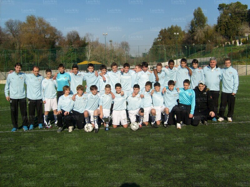 File:GiovanissimiFasciaB2007-08MemorialBacheletLa squadra.jpg