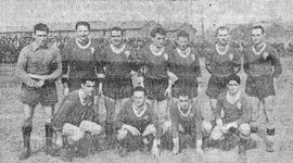 Gradella nel 1945 con la maglia del Novara. Accanto a lui Silvio Piola