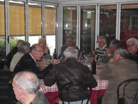 Un gruppo di ex De Martino: Mazza, Spurio, Pazzelli, Puccianti, Nobili, Regoli, l'ospite Turchetti, Volpi, Gagliardi e Bellisari