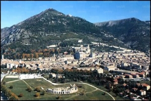 Gubbio veduta.jpg