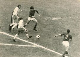Chinaglia e Garaschelli in azione in area avversaria