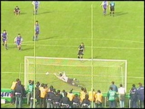 16apr00ah.jpg