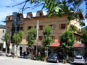 Albergo bucaneve.jpg