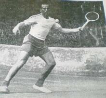 Fulvio Bernardini, in versione tennista, in un incontro del Torneo del Circolo dell'Urbe