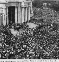 150.000 persone partecipano al funerale del popolare conduttore televisivo