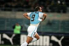 L'esultanza per la rete nel derby del 2005