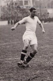 In azione con la maglia della Lazio