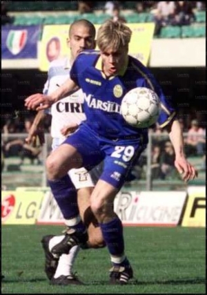 19mar00d.jpg